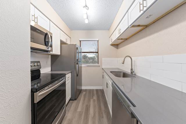 Studio apartment at Tides On Park Lane Apartments in Dallas, TX